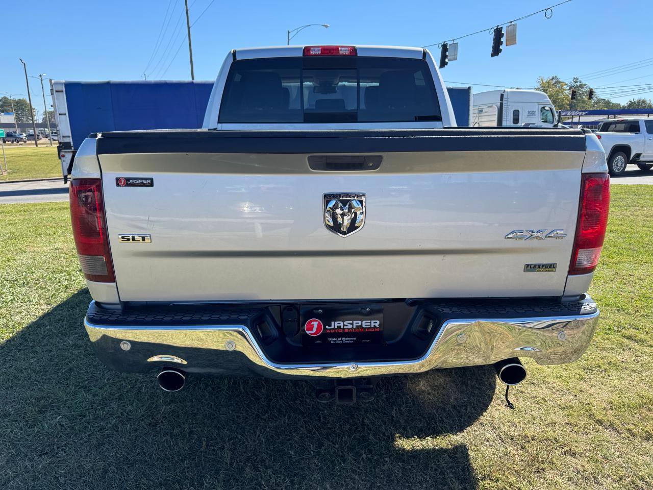 RAM 1500 SLT Crew Cab SWB 4WD 2016