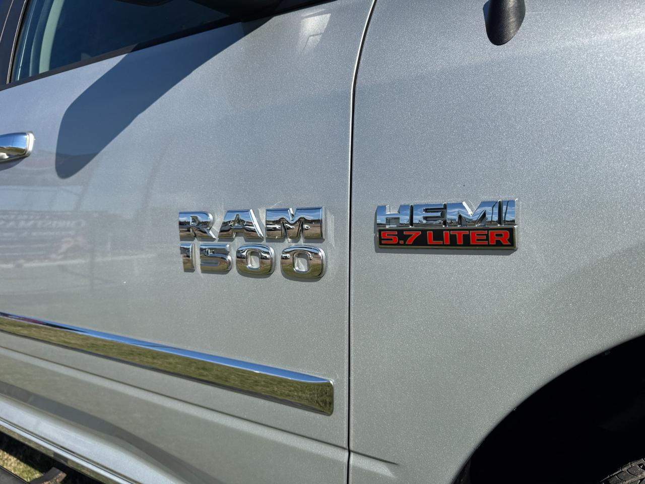 RAM 1500 SLT Crew Cab SWB 4WD 2016