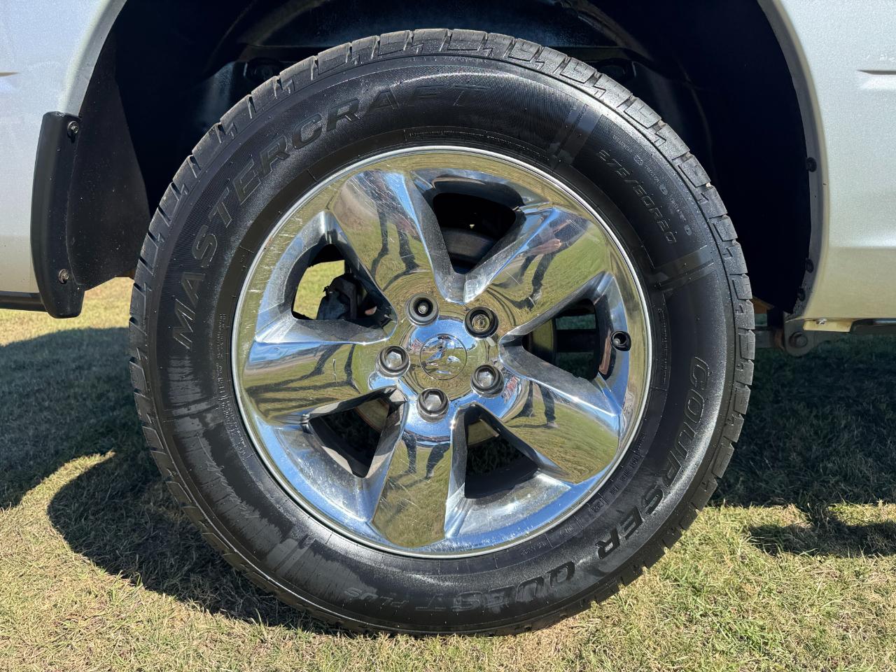 RAM 1500 SLT Crew Cab SWB 4WD 2016