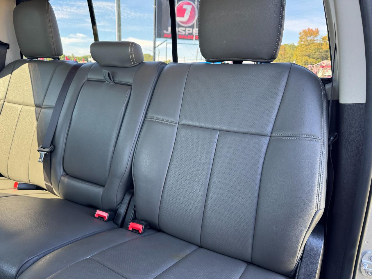 RAM 1500 SLT Crew Cab SWB 4WD 2016