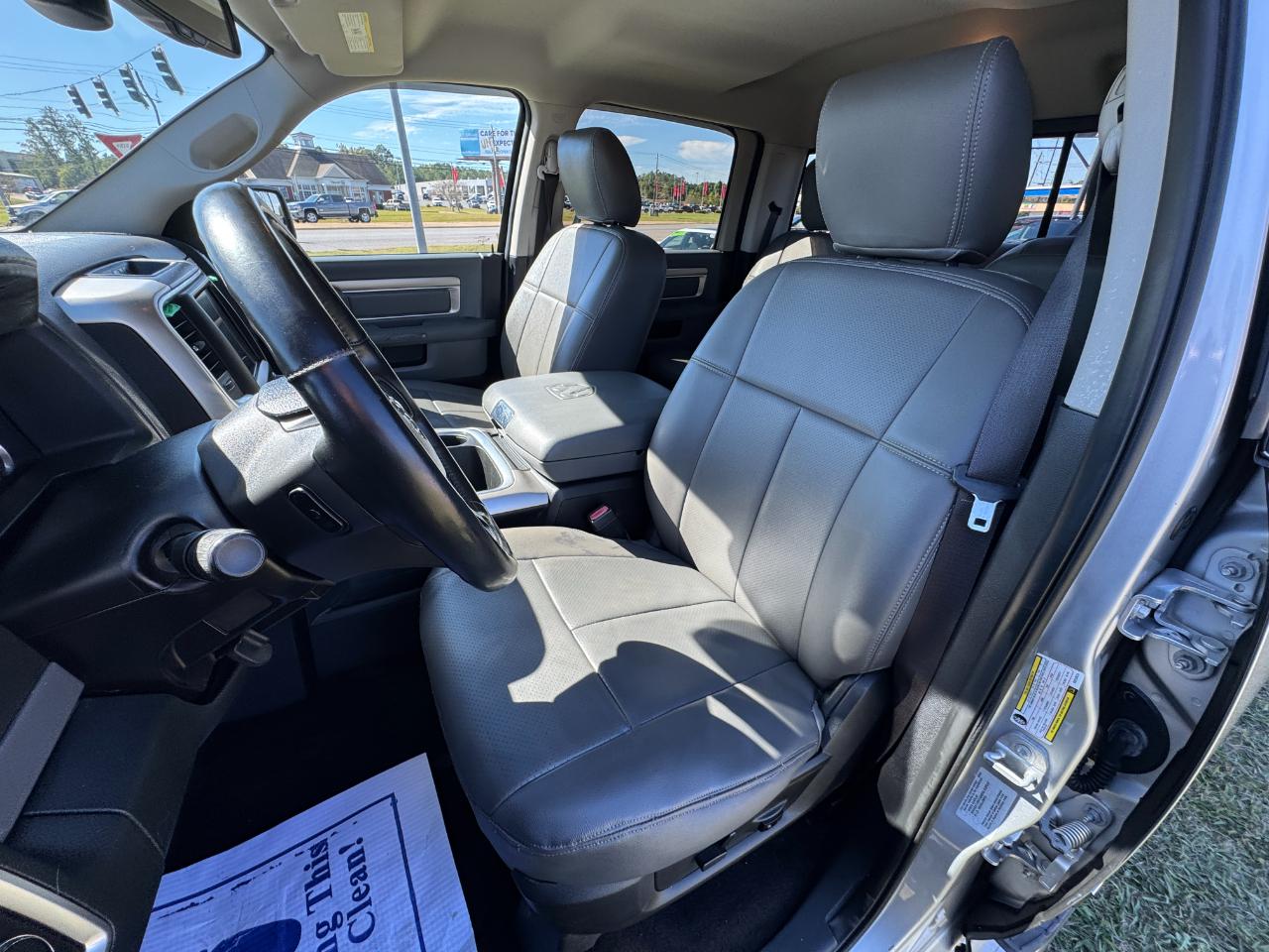 RAM 1500 SLT Crew Cab SWB 4WD 2016