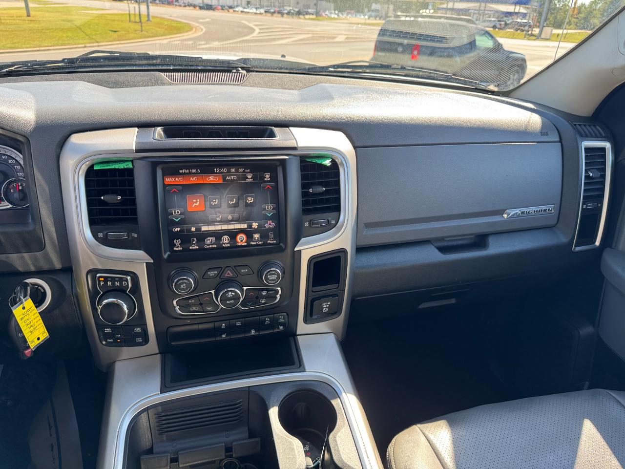 RAM 1500 SLT Crew Cab SWB 4WD 2016