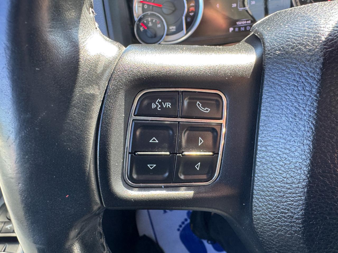 RAM 1500 SLT Crew Cab SWB 4WD 2016