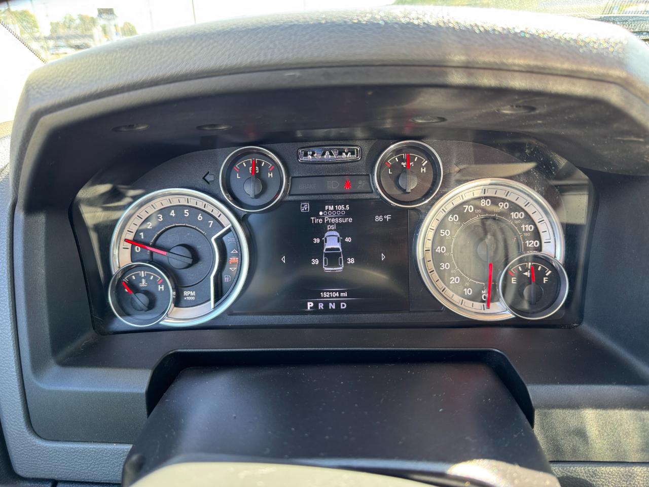 RAM 1500 SLT Crew Cab SWB 4WD 2016