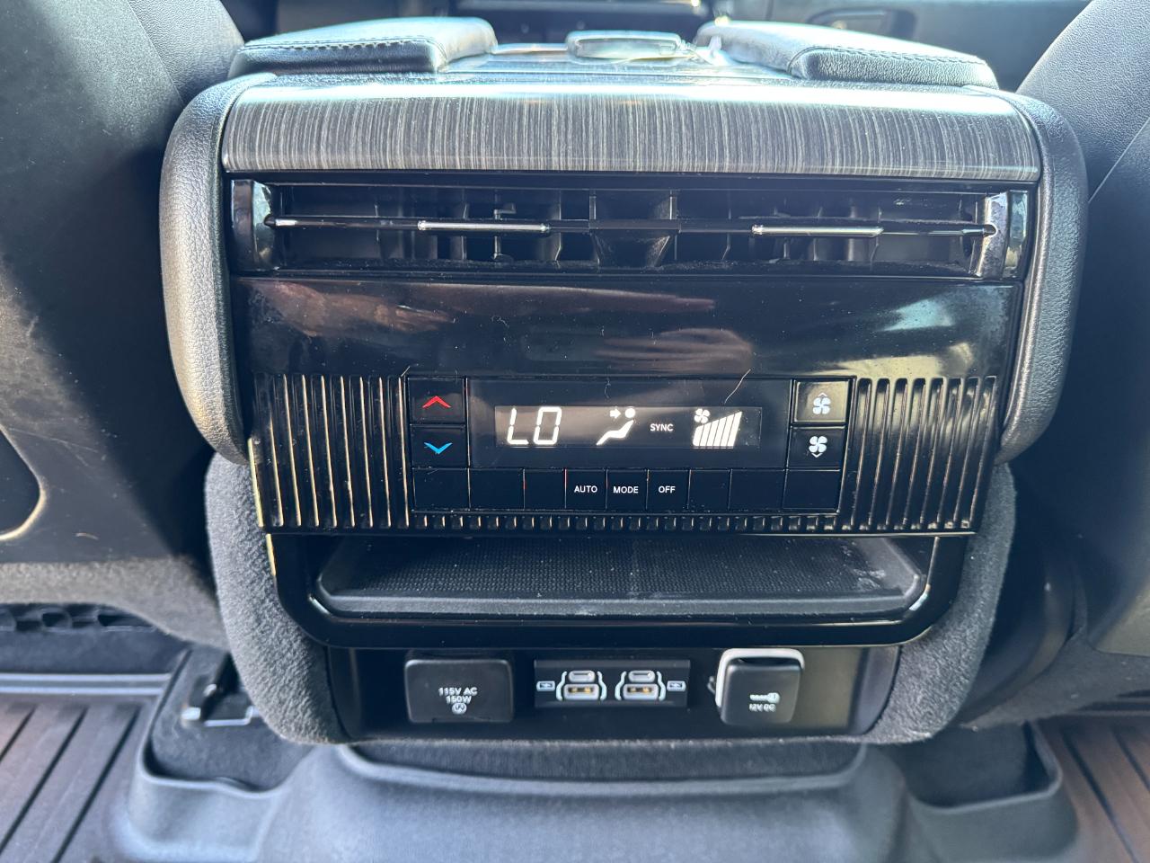 Jeep Wagoneer Series II 2024