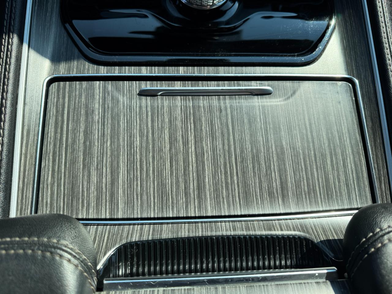 Jeep Wagoneer Series II 2024