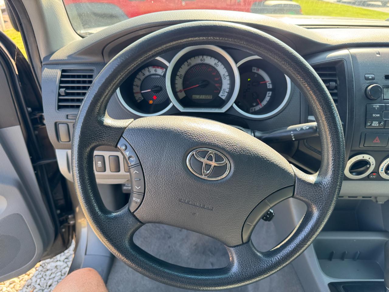 Toyota Tacoma Double Cab Auto 2WD 2011
