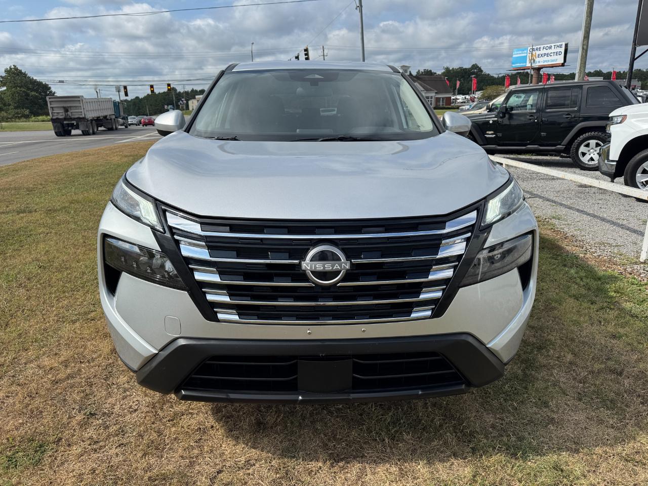 Nissan Rogue SV AWD 2025
