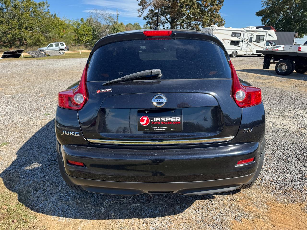 Nissan Juke SV FWD 2011