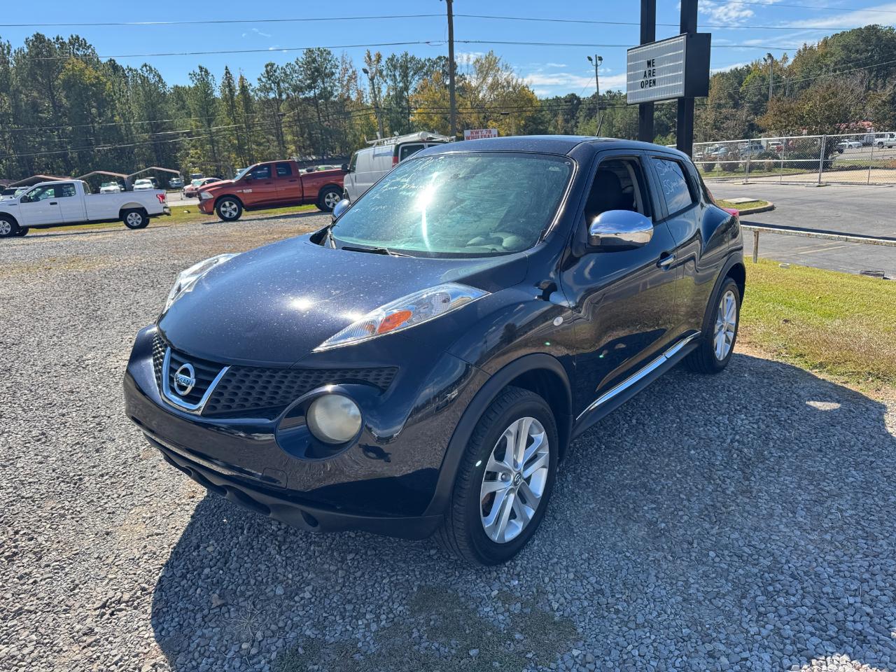 Nissan Juke SV FWD 2011