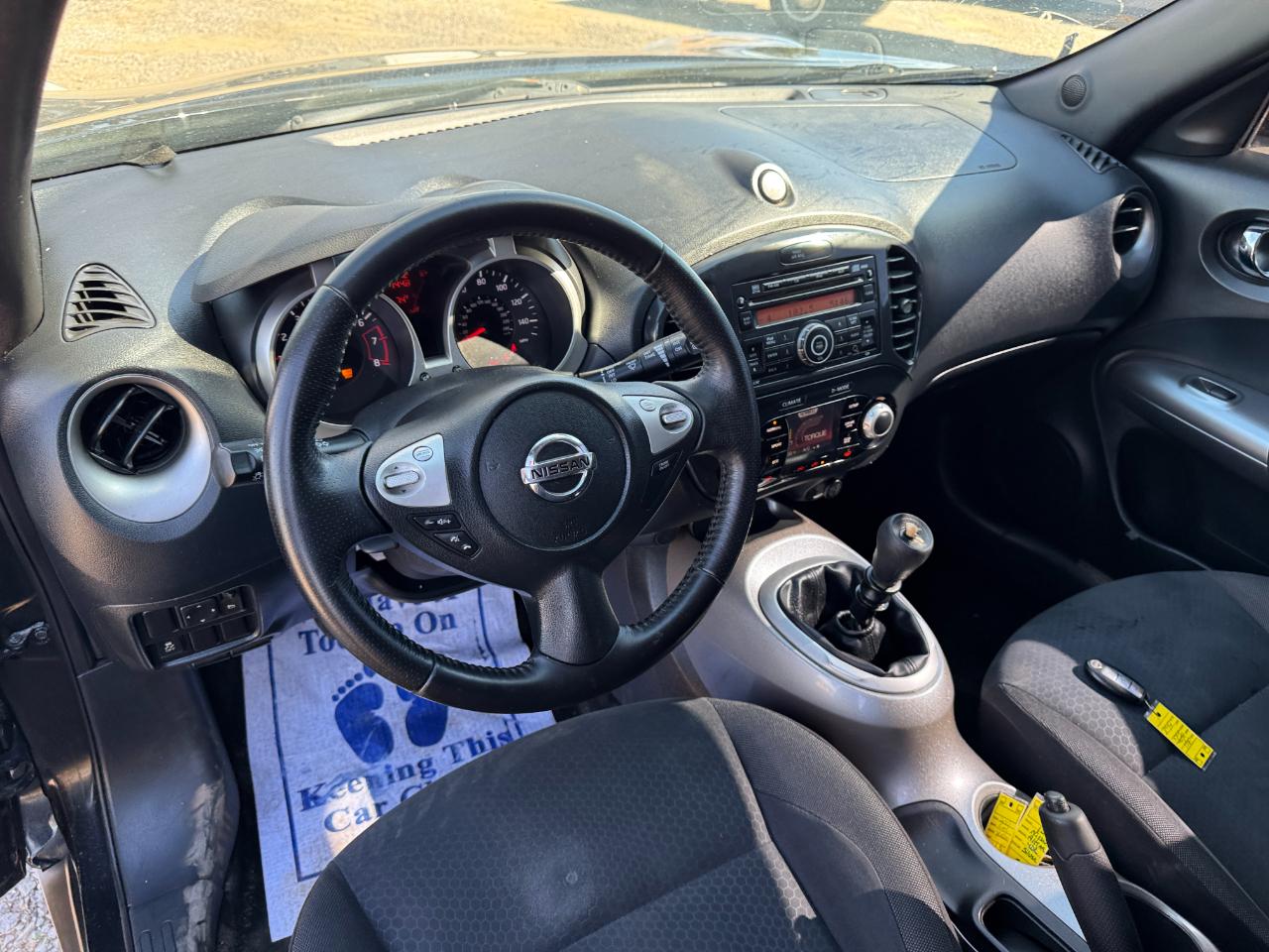 Nissan Juke SV FWD 2011