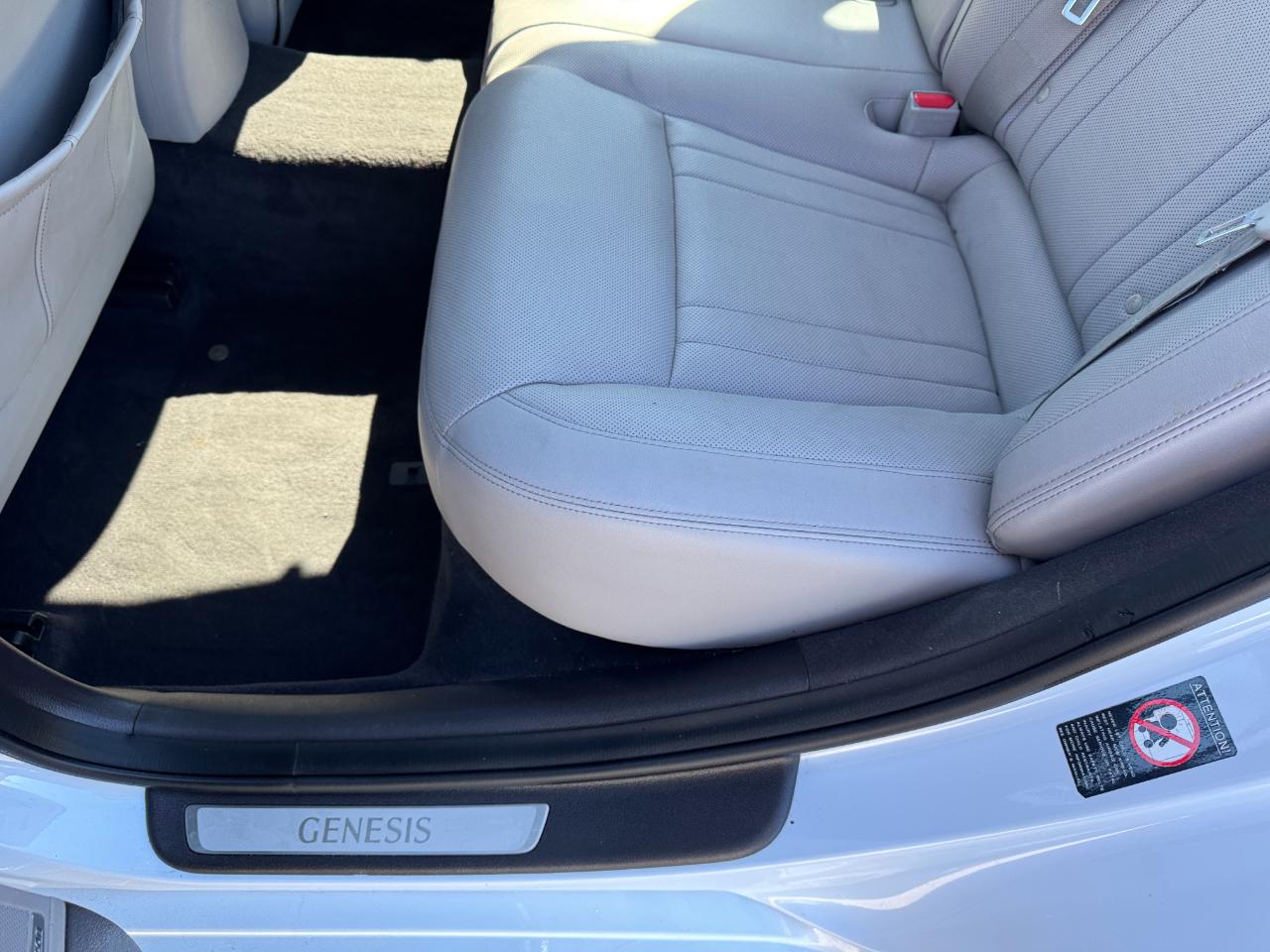Hyundai Genesis 3.8L 2015