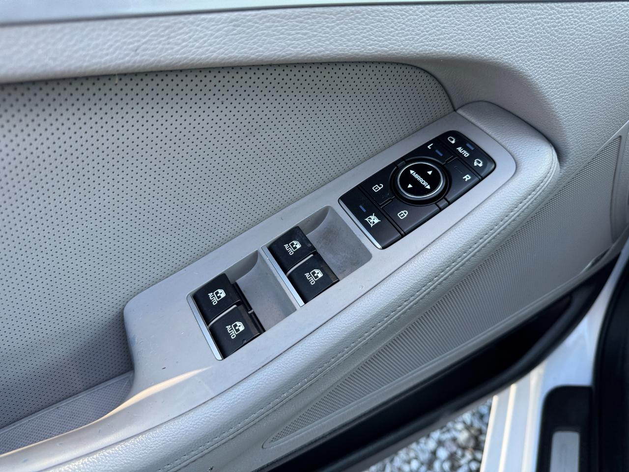 Hyundai Genesis 3.8L 2015
