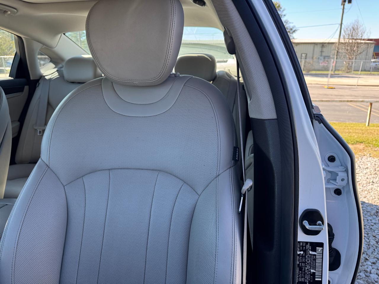 Hyundai Genesis 3.8L 2015