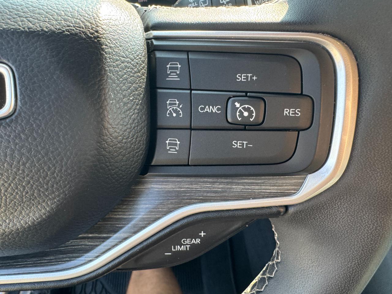 Jeep Wagoneer Series II 2024