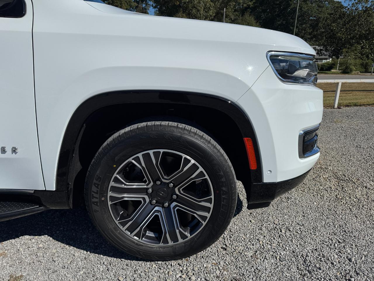 Jeep Wagoneer Series II 2024