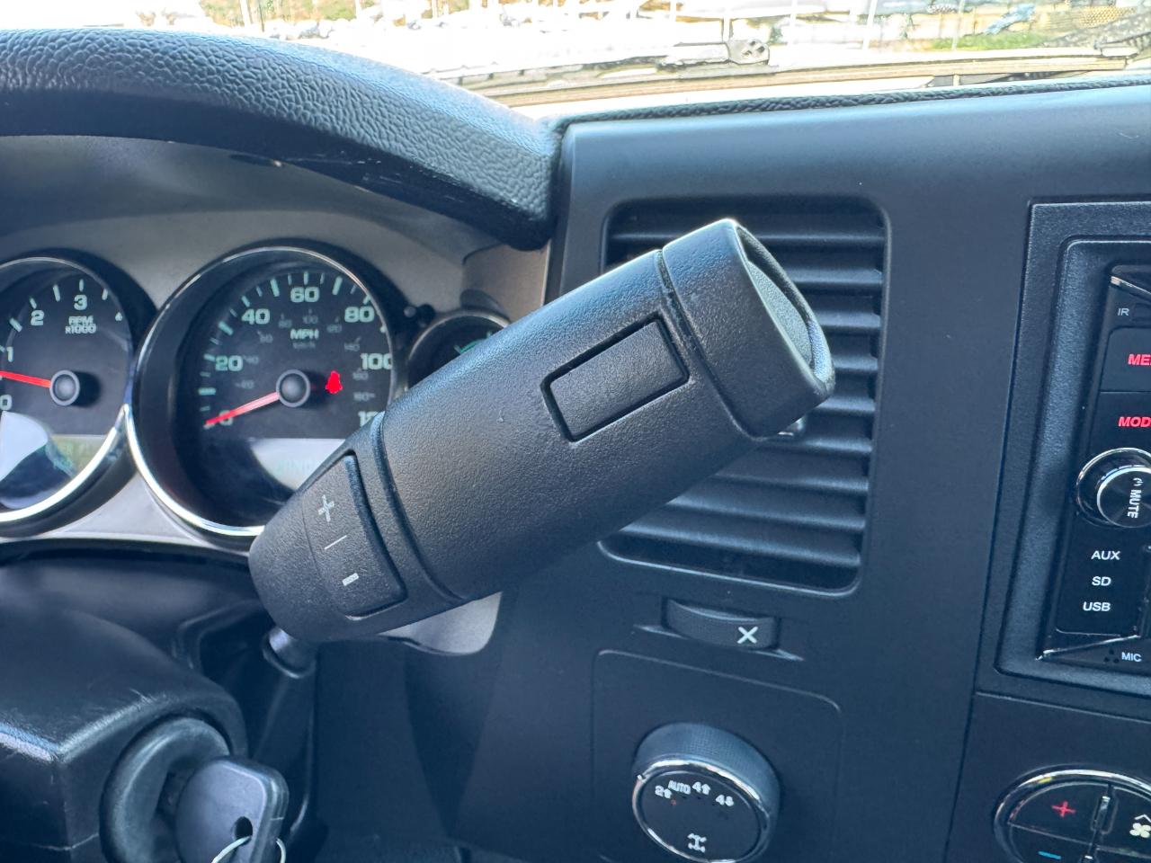 Chevrolet Silverado 1500 LT Crew Cab 4WD 2012