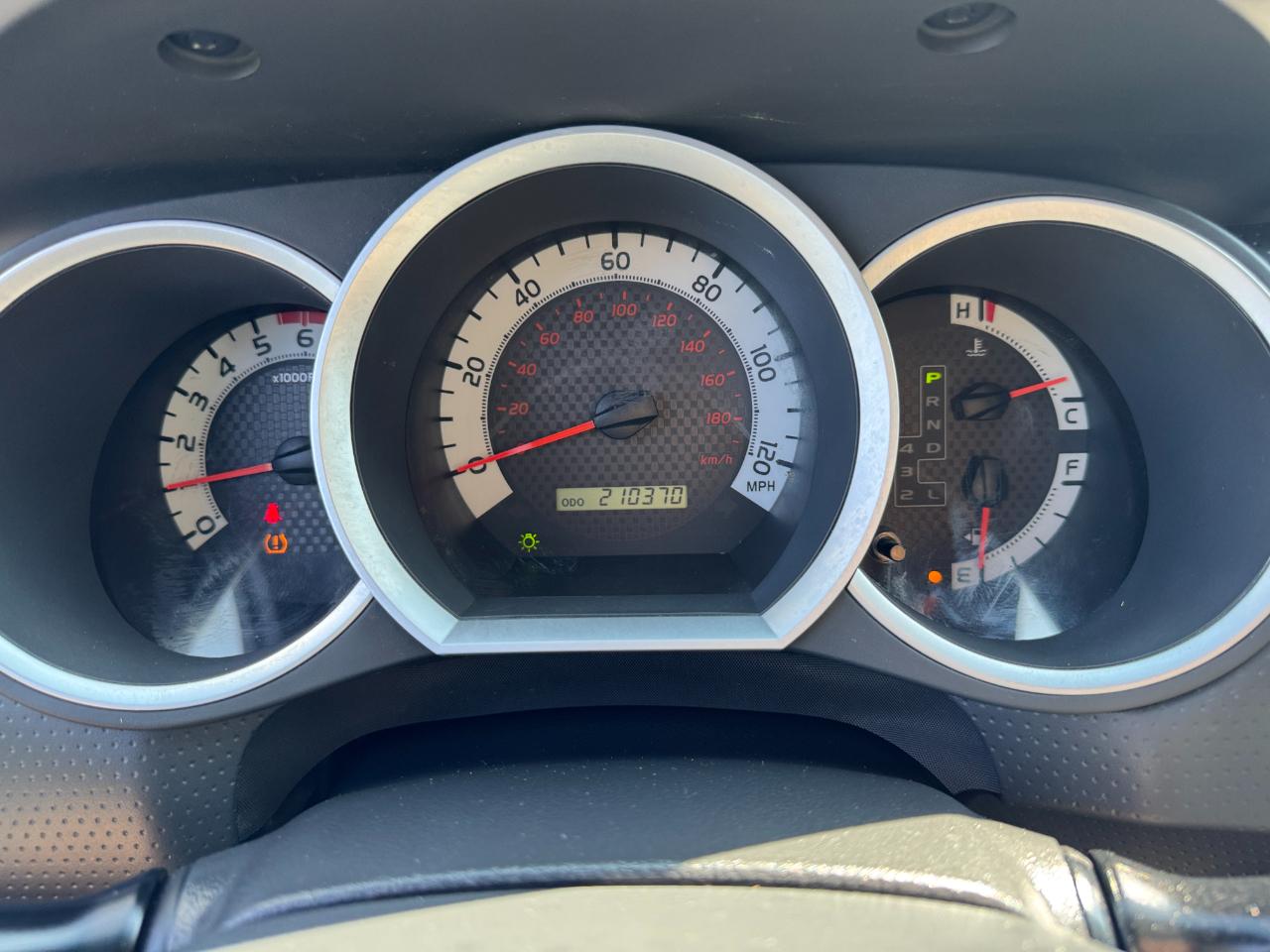 Toyota Tacoma PreRunner Double Cab V6 Auto 2WD 2012