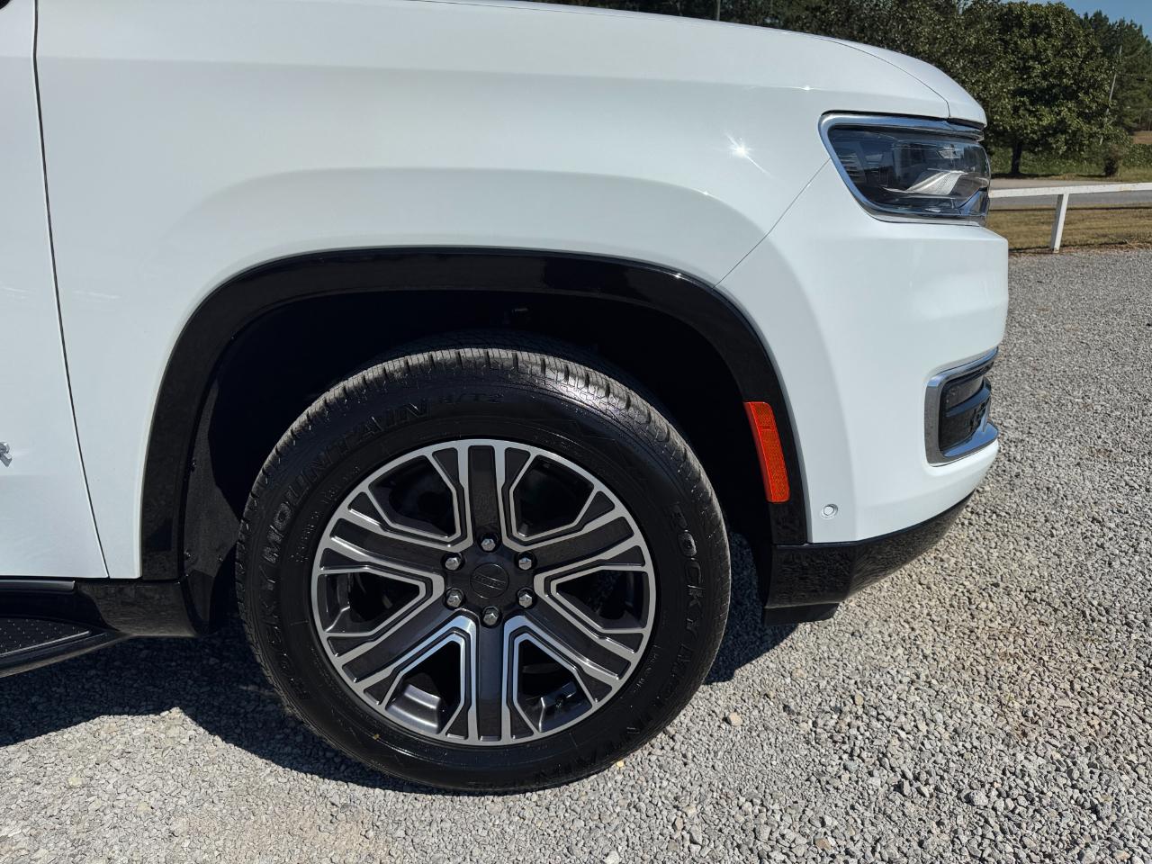 Jeep Wagoneer Series II 2024