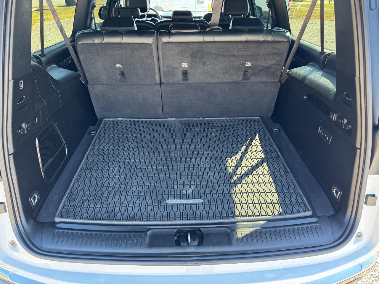 Jeep Wagoneer Series II 2024
