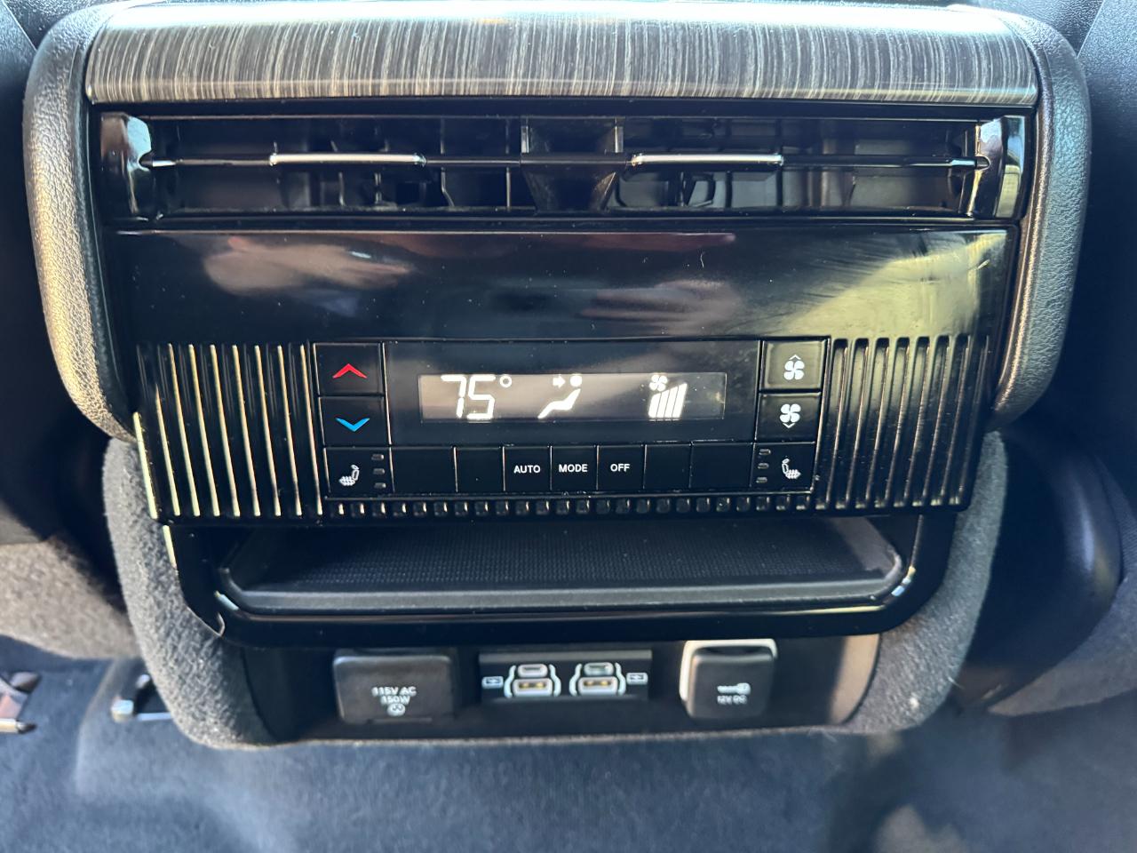Jeep Wagoneer Series II 2024