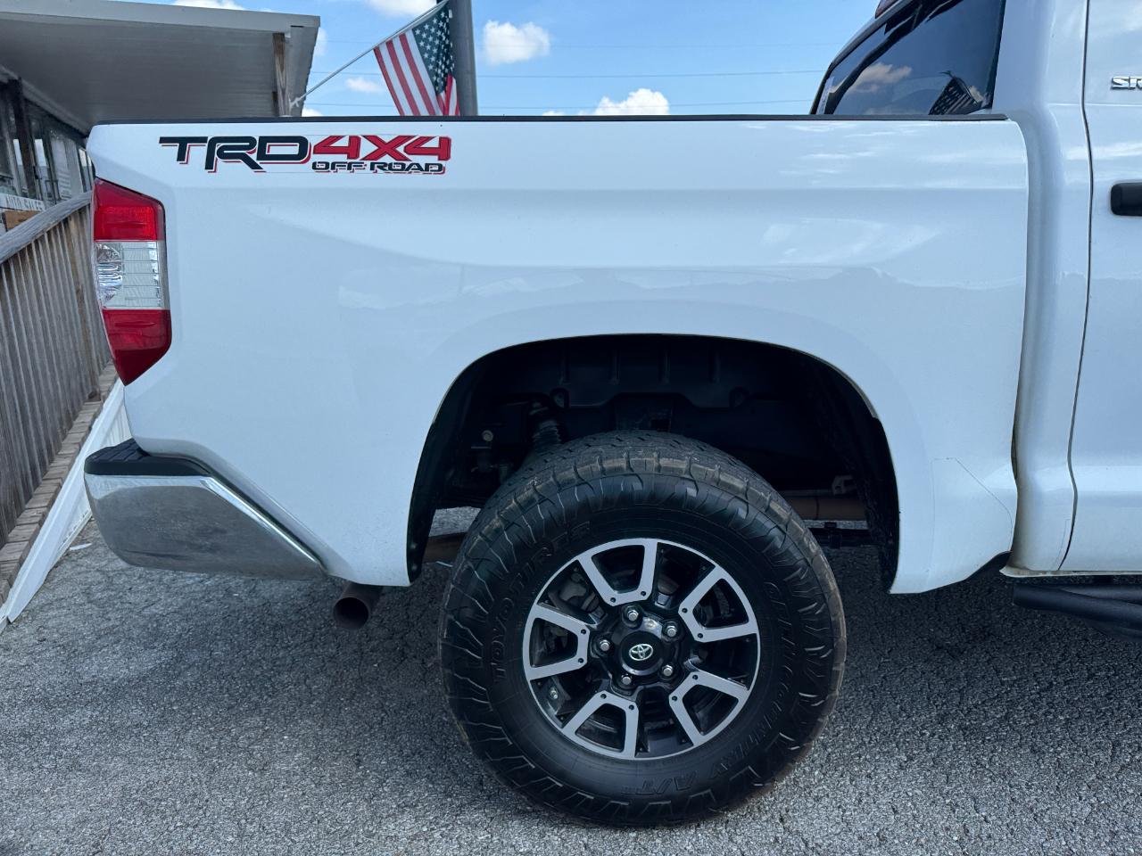 Toyota Tundra SR5 5.7L V8 CrewMax 4WD 2019