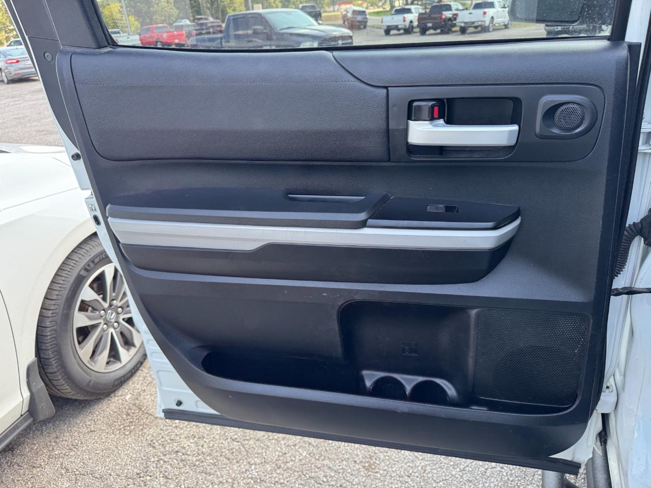 Toyota Tundra SR5 5.7L V8 CrewMax 4WD 2019