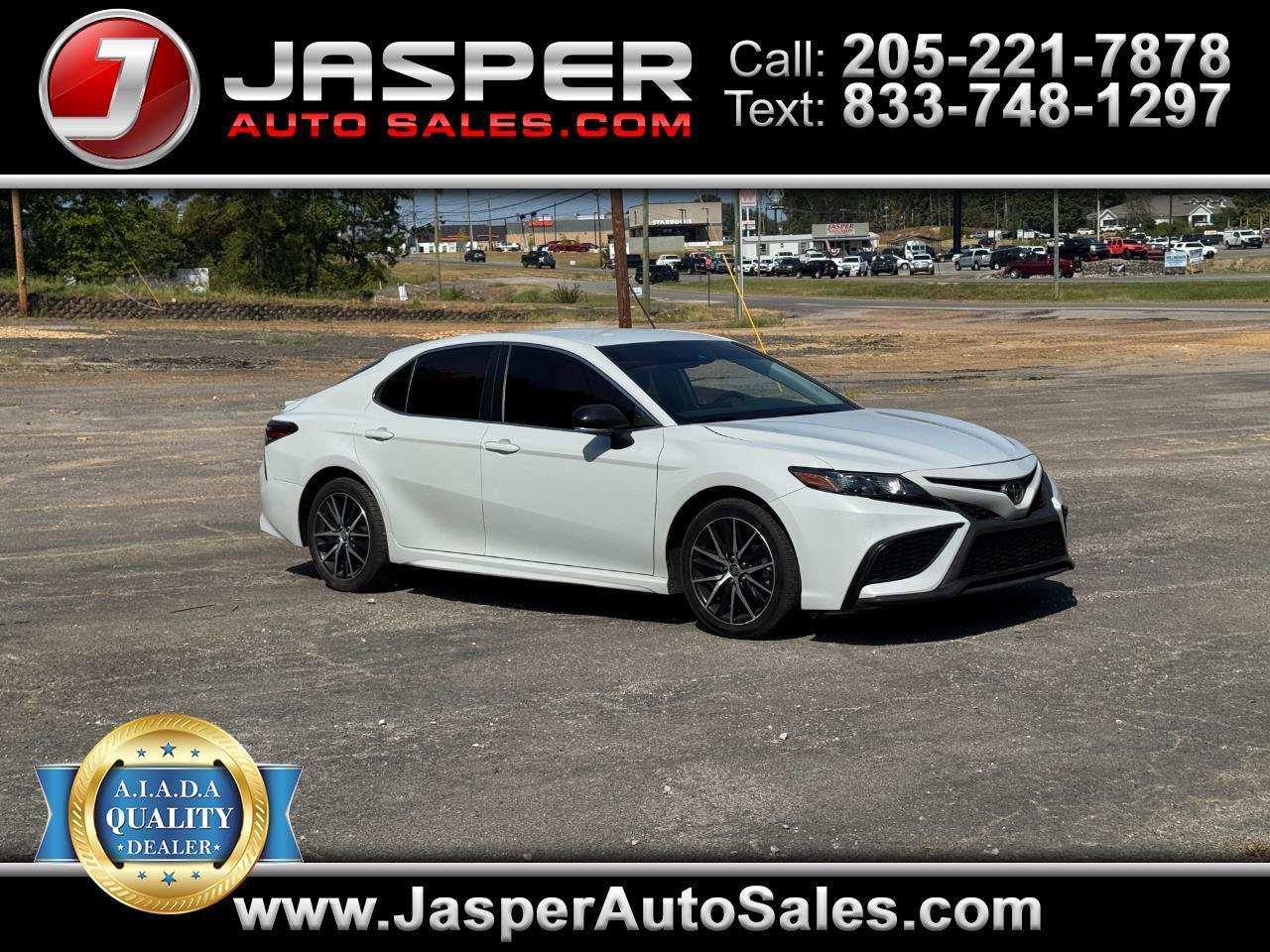 Toyota Camry SE 2023