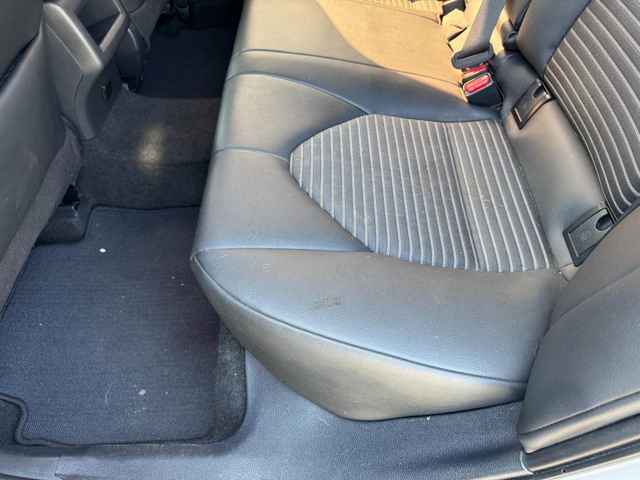 Toyota Camry SE 2023