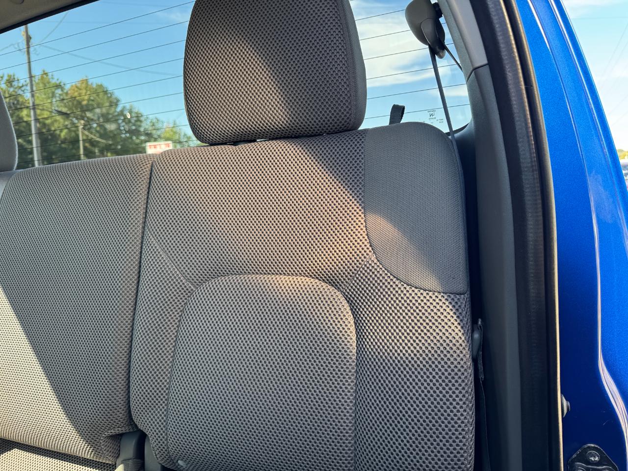 Nissan Frontier SV Crew Cab 4WD 2012