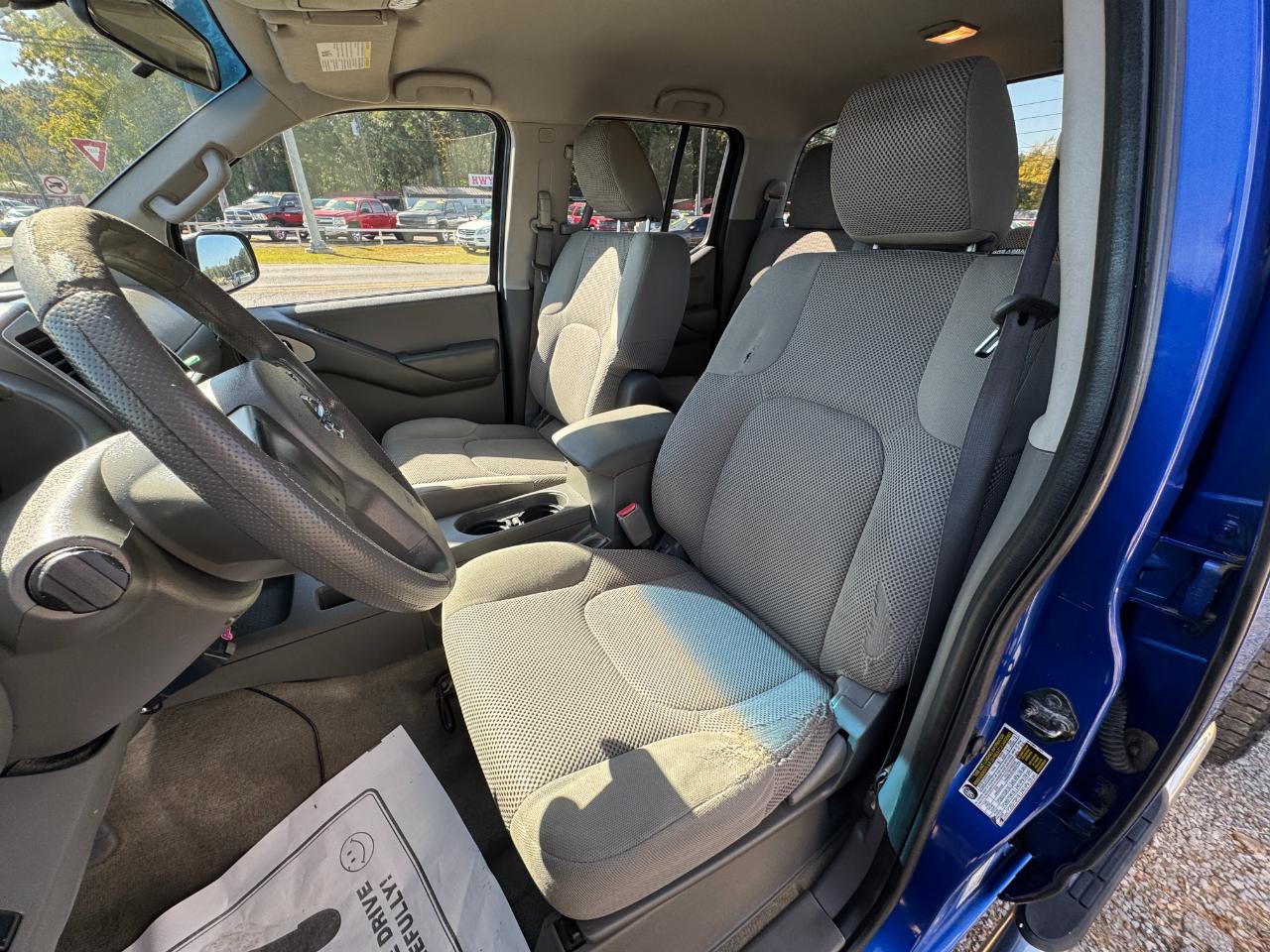 Nissan Frontier SV Crew Cab 4WD 2012