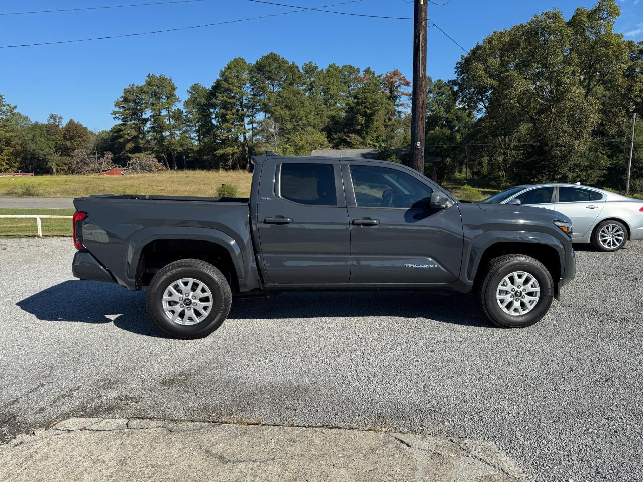 Toyota Tacoma SR5 Double Cab 2WD 2024