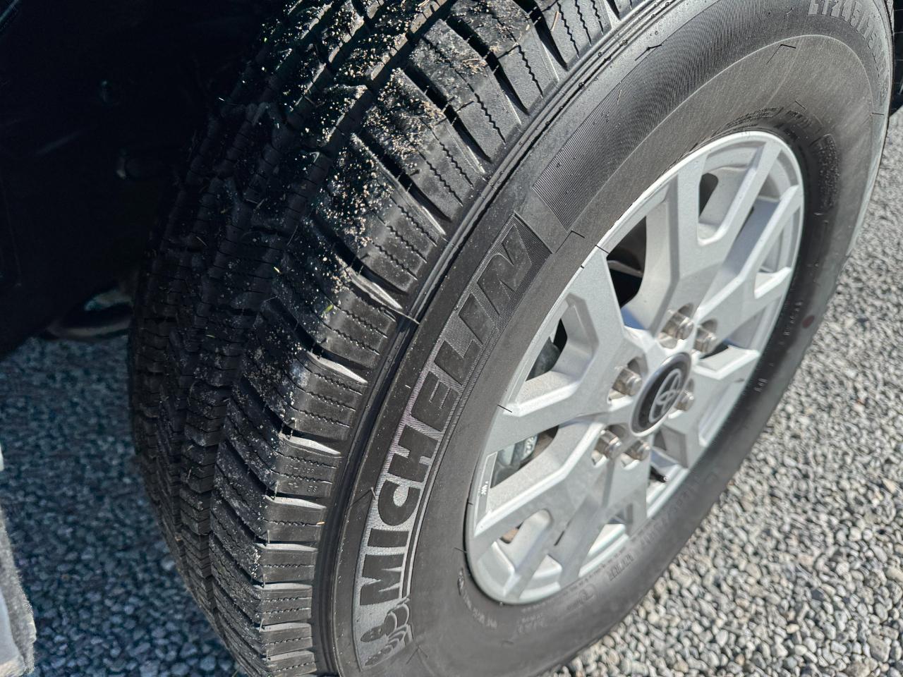 Toyota Tacoma SR5 Double Cab 2WD 2024