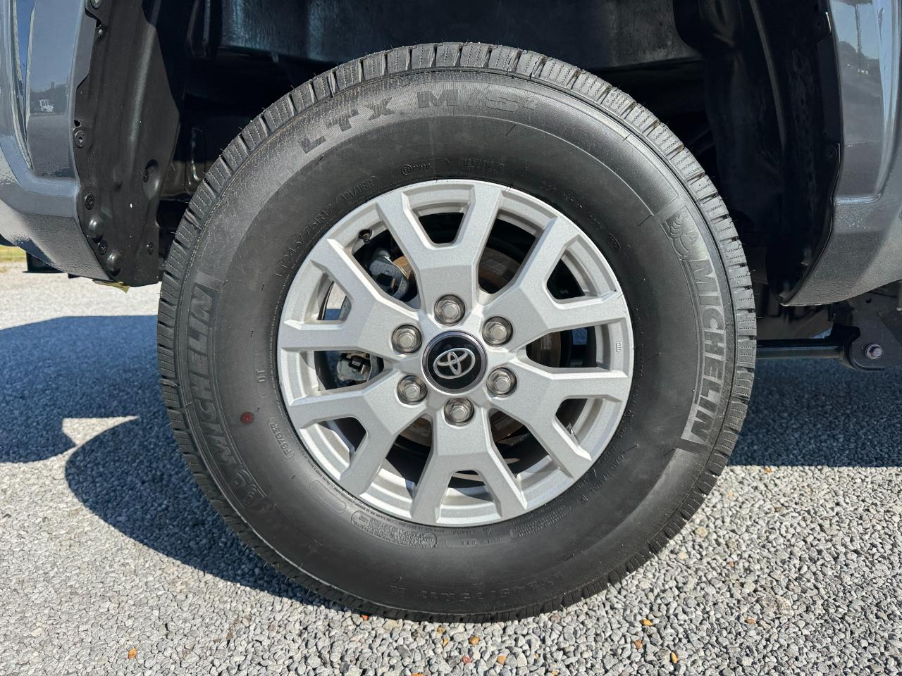 Toyota Tacoma SR5 Double Cab 2WD 2024