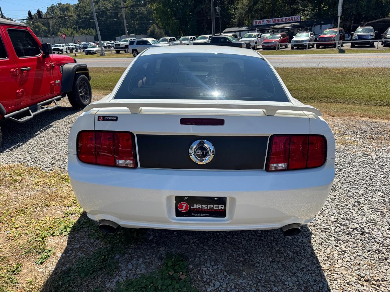 Ford Mustang GT Deluxe Coupe 2005