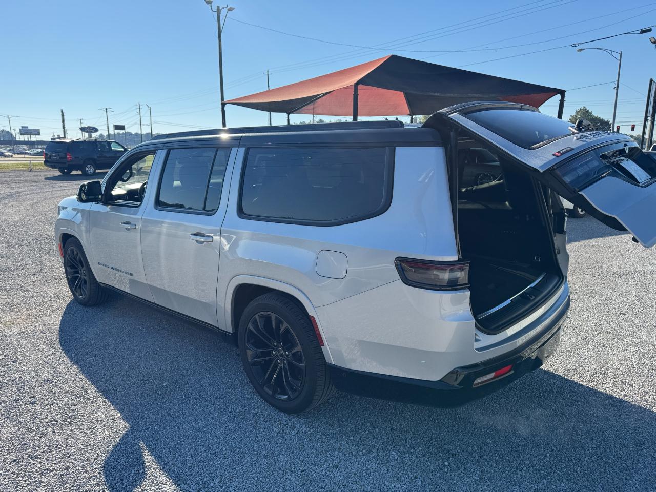 Jeep Grand Wagoneer Series II 4WD 2024