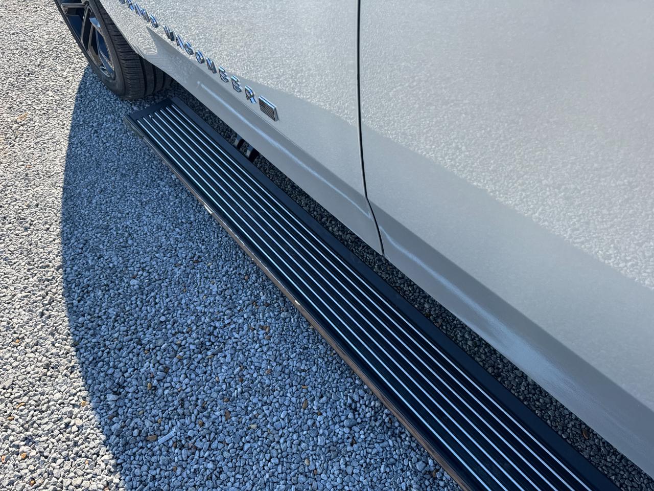 Jeep Grand Wagoneer Series II 4WD 2024