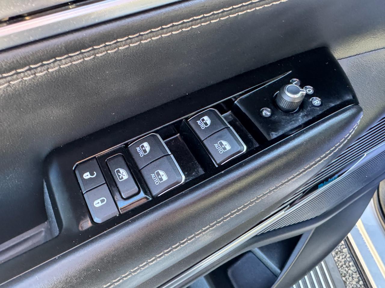 Jeep Grand Wagoneer Series II 4WD 2024