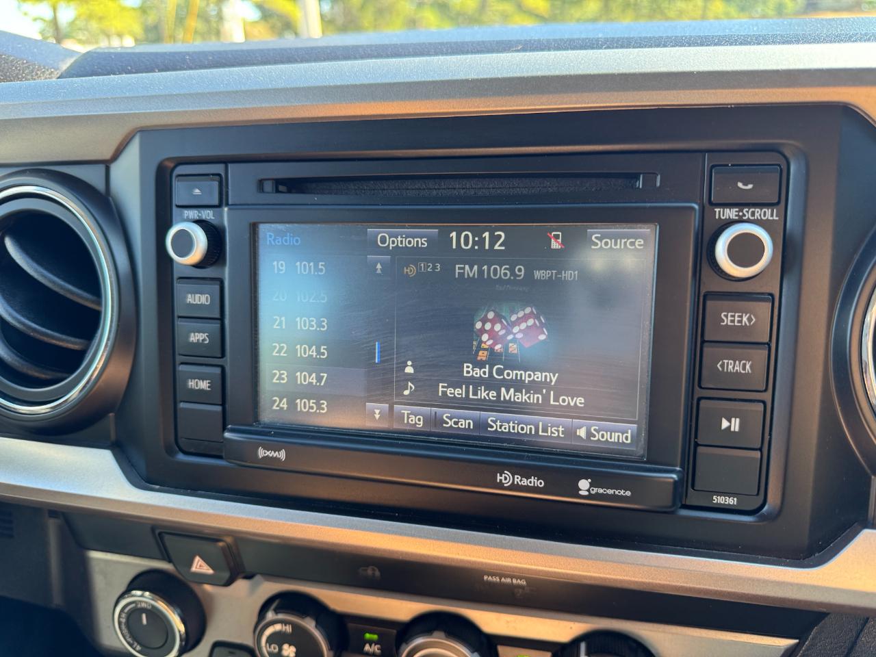 Toyota Tacoma  2019
