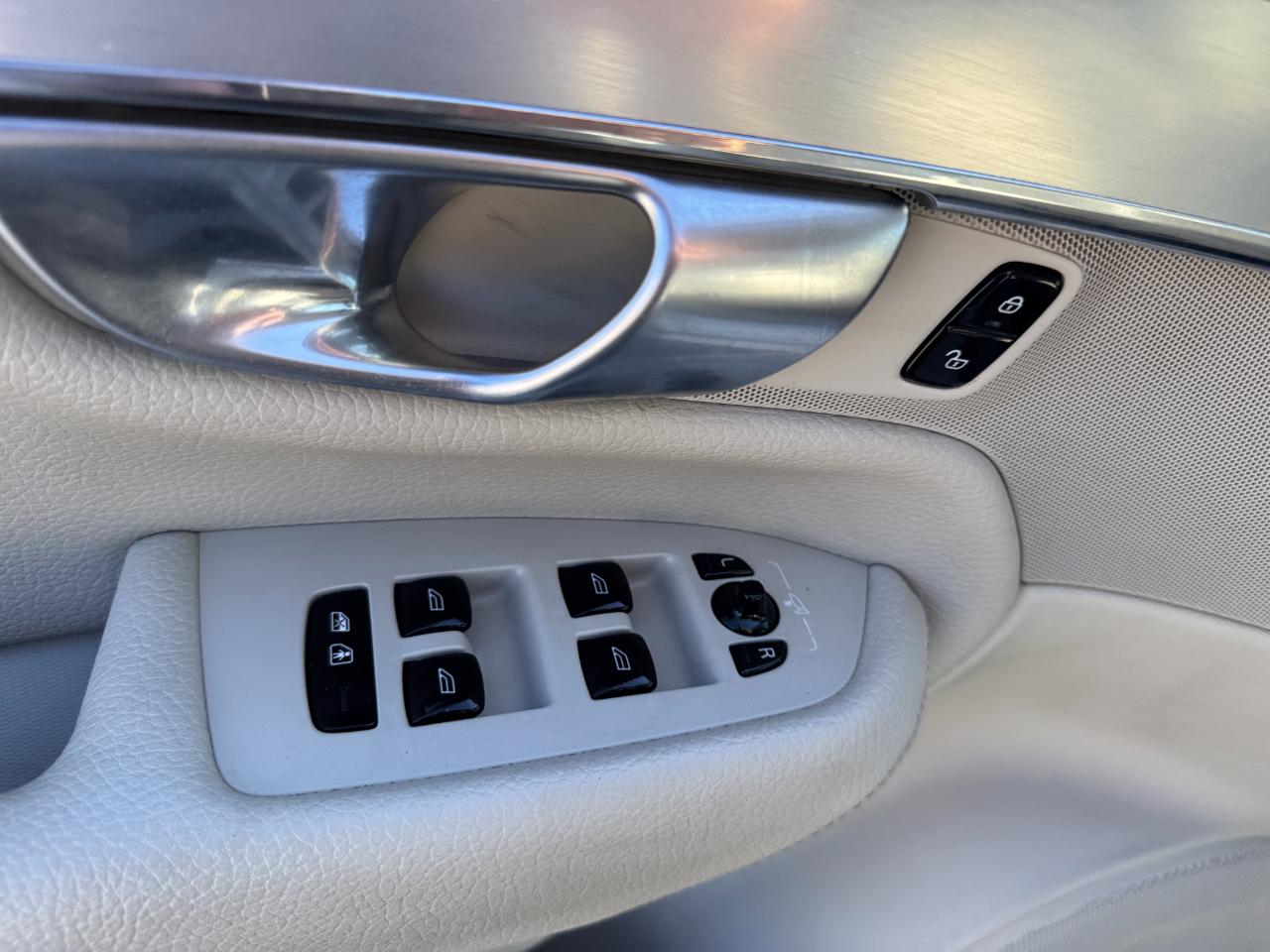 Volvo XC90 T5 Momentum 2018