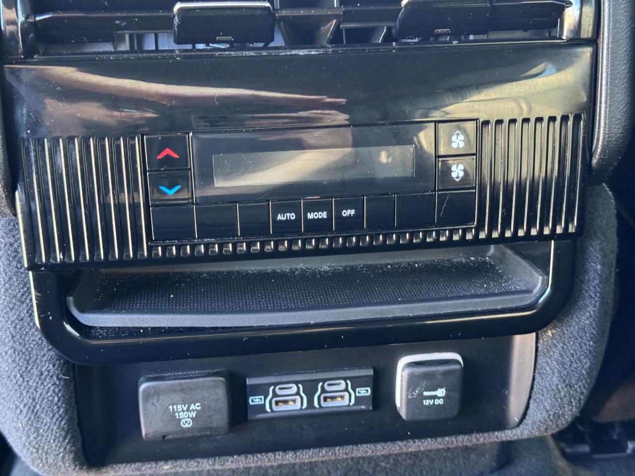 Jeep Wagoneer Series II 2024