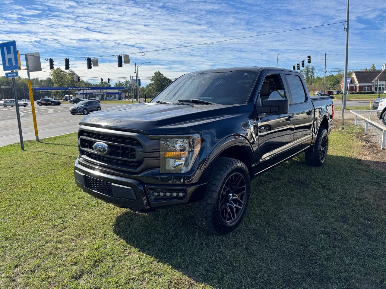 Ford F-150 XLT SuperCrew 5.5-ft. Bed 4WD 2023