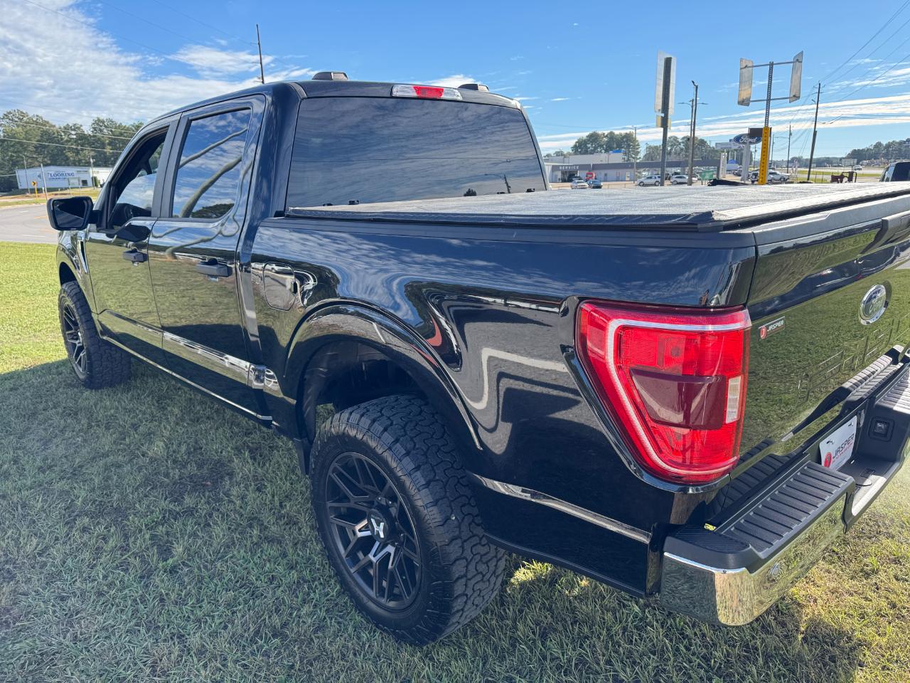 Ford F-150 XLT SuperCrew 5.5-ft. Bed 4WD 2023
