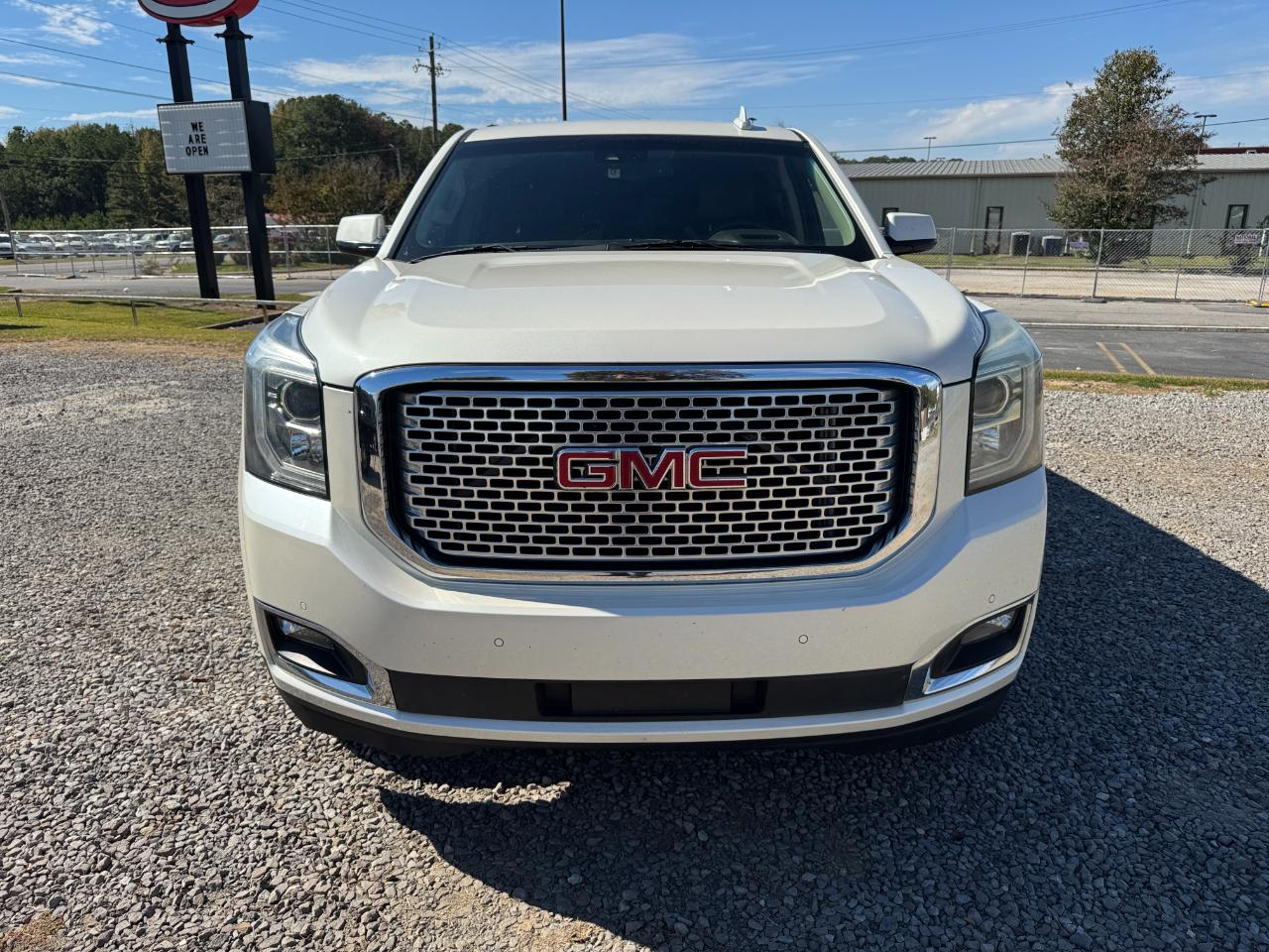 GMC Yukon Denali XL 4WD 2015
