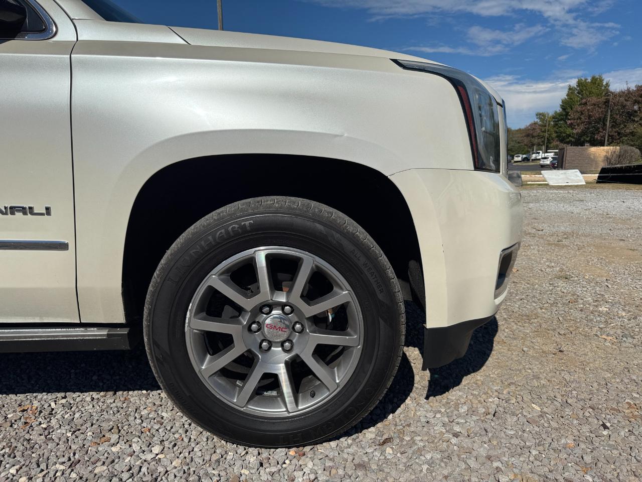 GMC Yukon Denali XL 4WD 2015