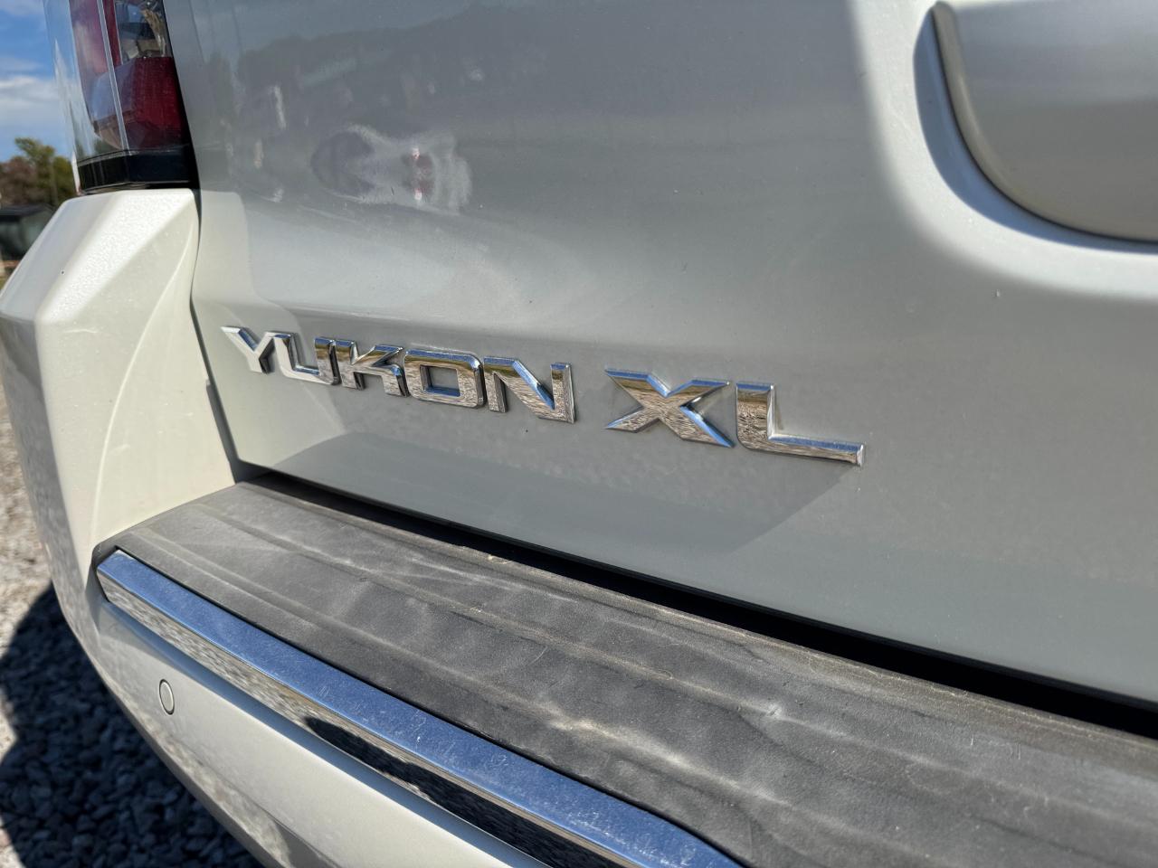 GMC Yukon Denali XL 4WD 2015