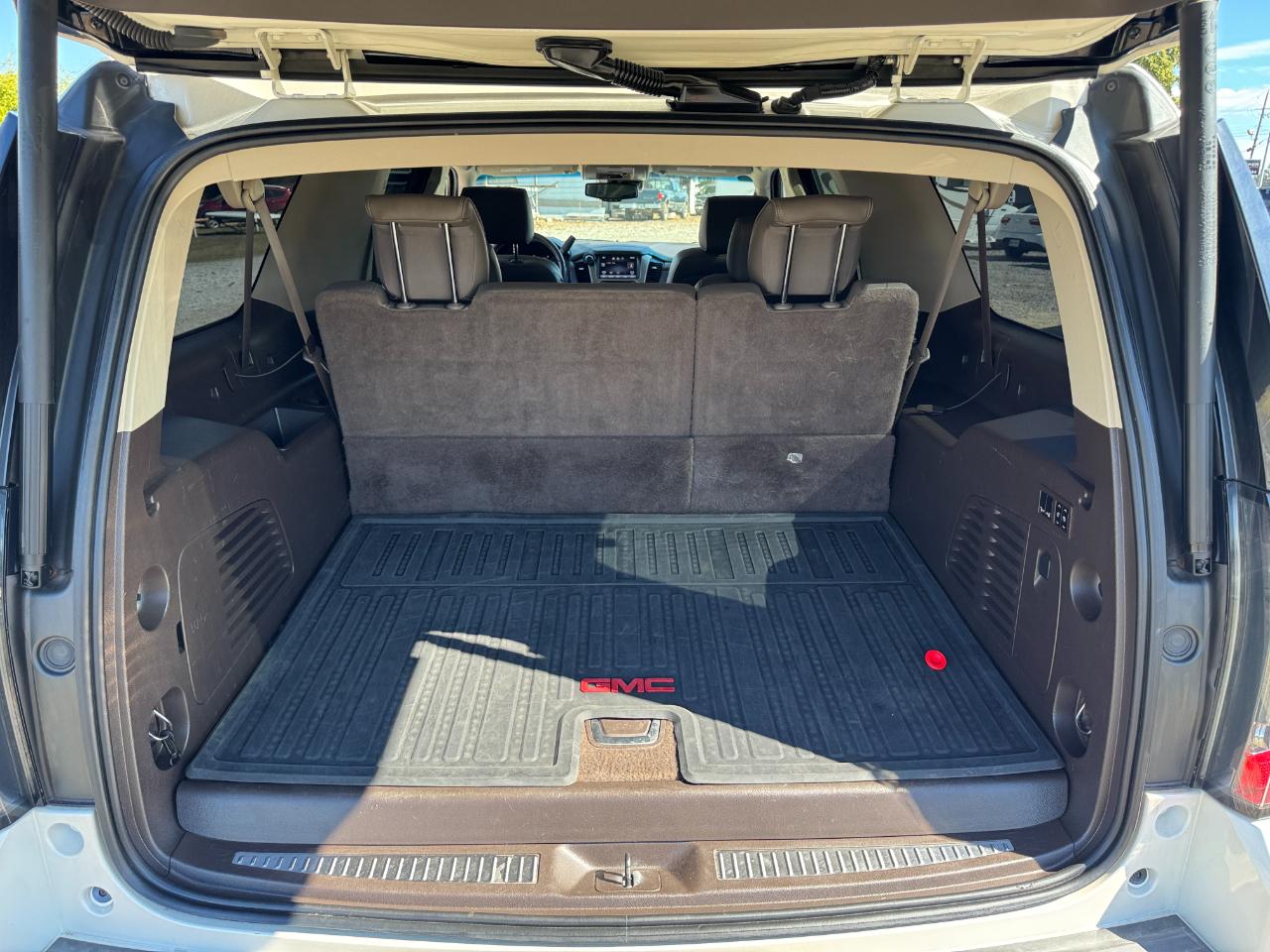 GMC Yukon Denali XL 4WD 2015
