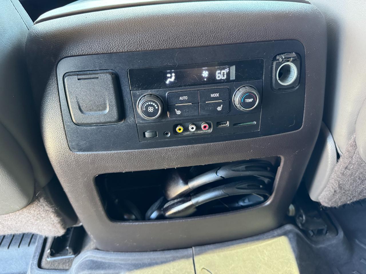 GMC Yukon Denali XL 4WD 2015