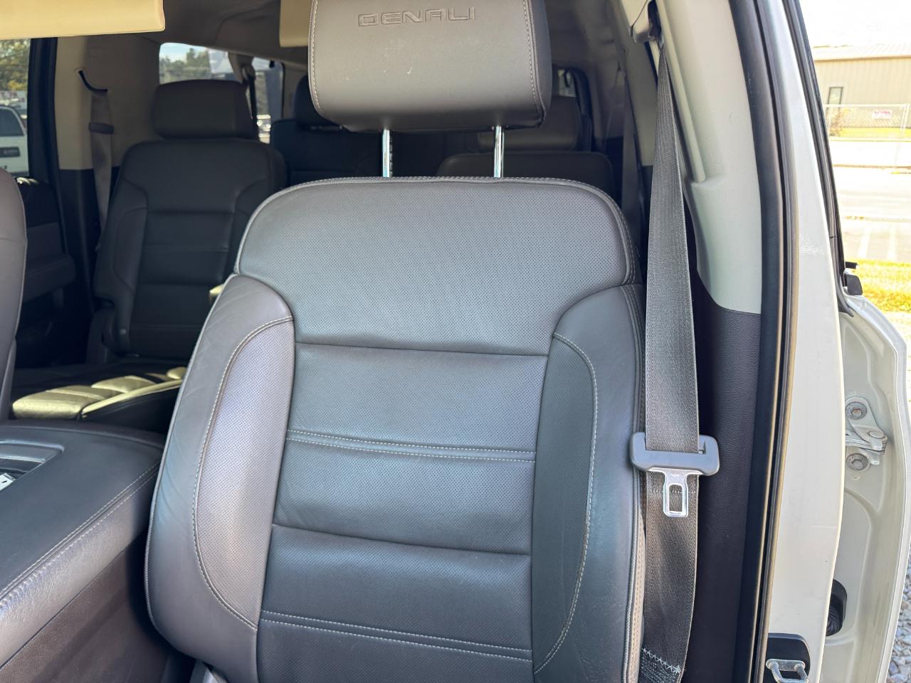 GMC Yukon Denali XL 4WD 2015