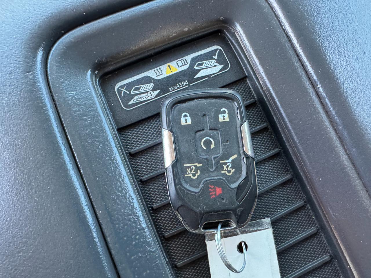 GMC Yukon Denali XL 4WD 2015